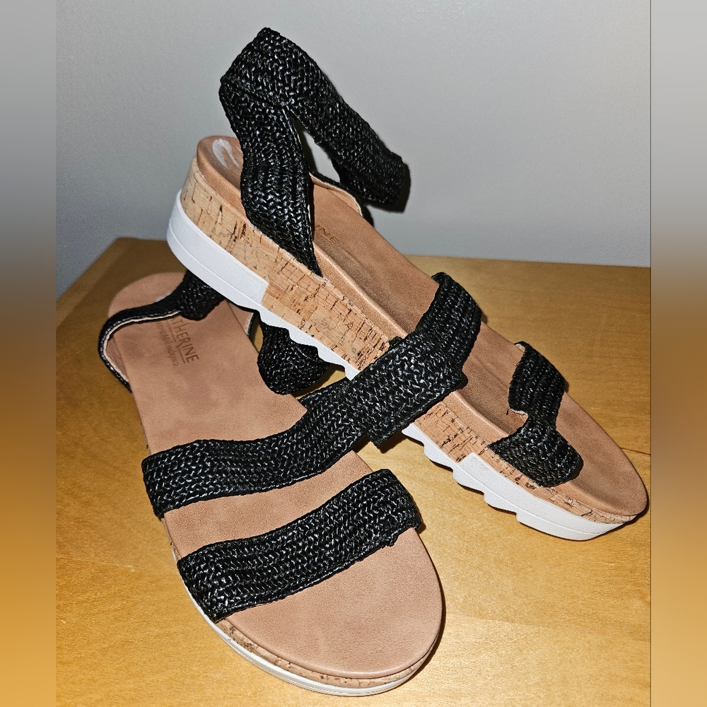 Catherine Malandrino Black Strappy platform sandals 9.5 9 1/2